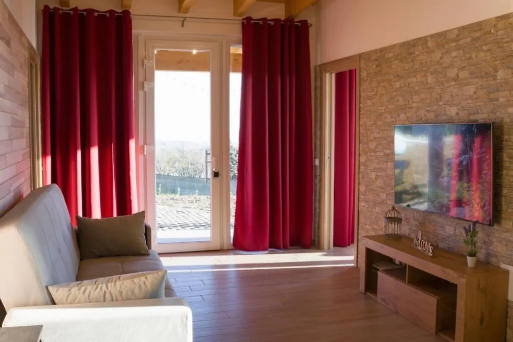 Casa Vacanza Con Piscina,Area Giochi Bambini. Santa Maria della Versa Villa