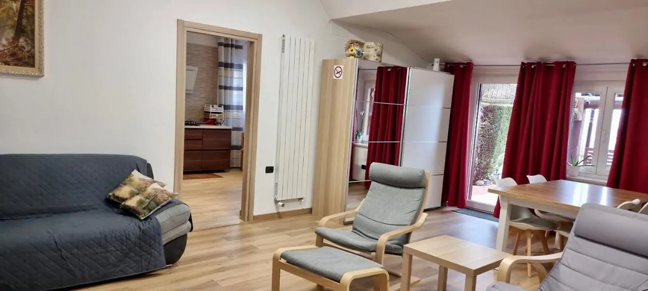 Casa Vacanza Con Piscina,Area Giochi Bambini. Santa Maria della Versa Italy